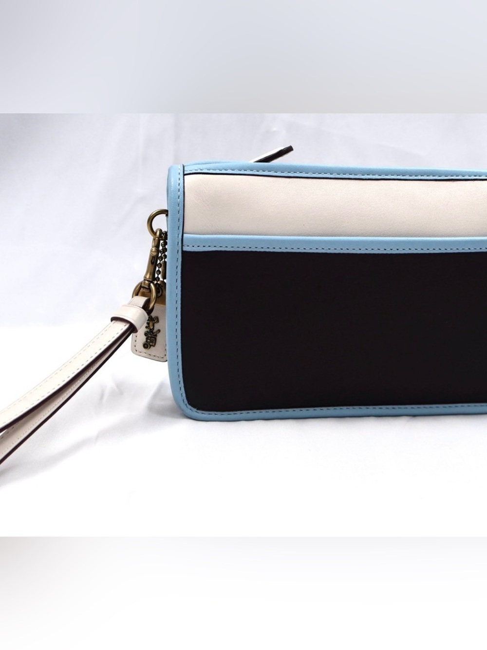 Coach Colorblock Britta Wristlet EUC – Blue/White/Brown - Picture 3 of 5